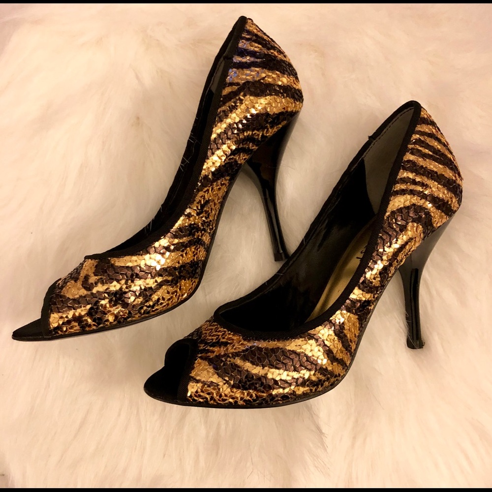 NINE WEST Sequined Animal Print Peep Toe Heels
